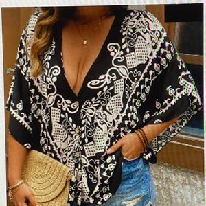 Black and White Patterned Women's Top